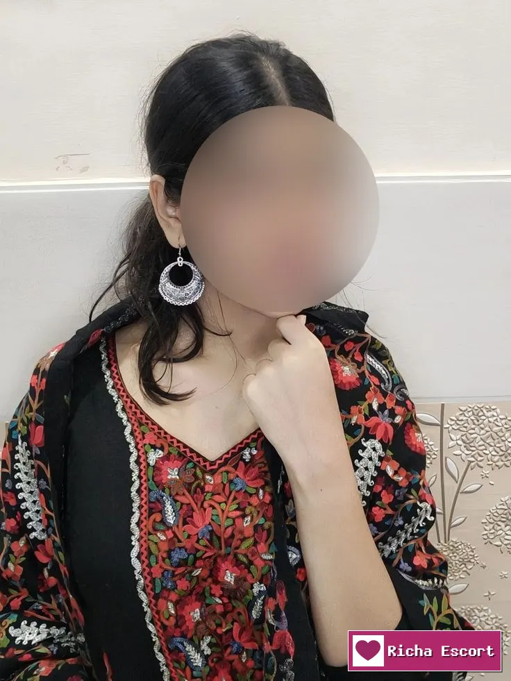 8757798358💘 Call girls 🌿Best low price 💯% geniune girls🌿 home service & hotel service✅ 💘